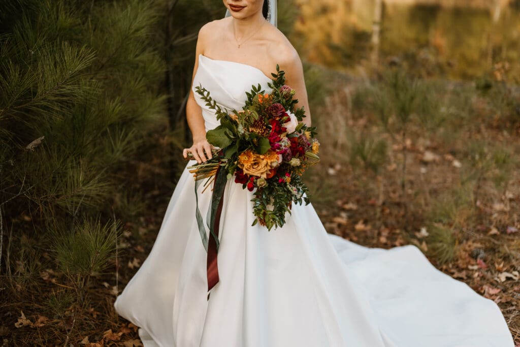 stonegate glass chapel bride with bouquet