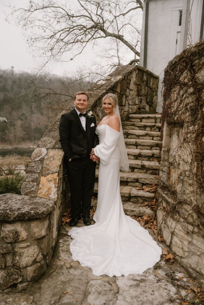 couples wedding pictures at big cedar lodge