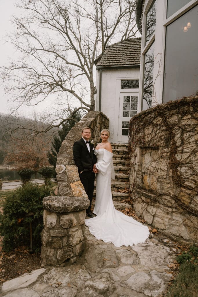 couples wedding pictures at big cedar lodge