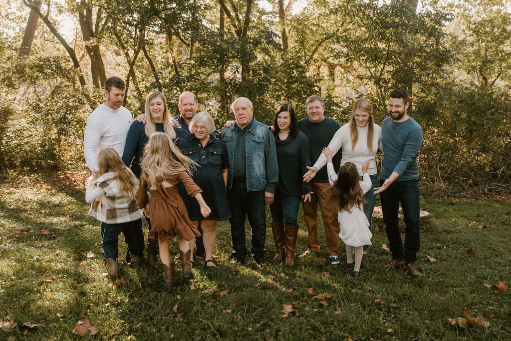 large family group picture during vacation in Branson