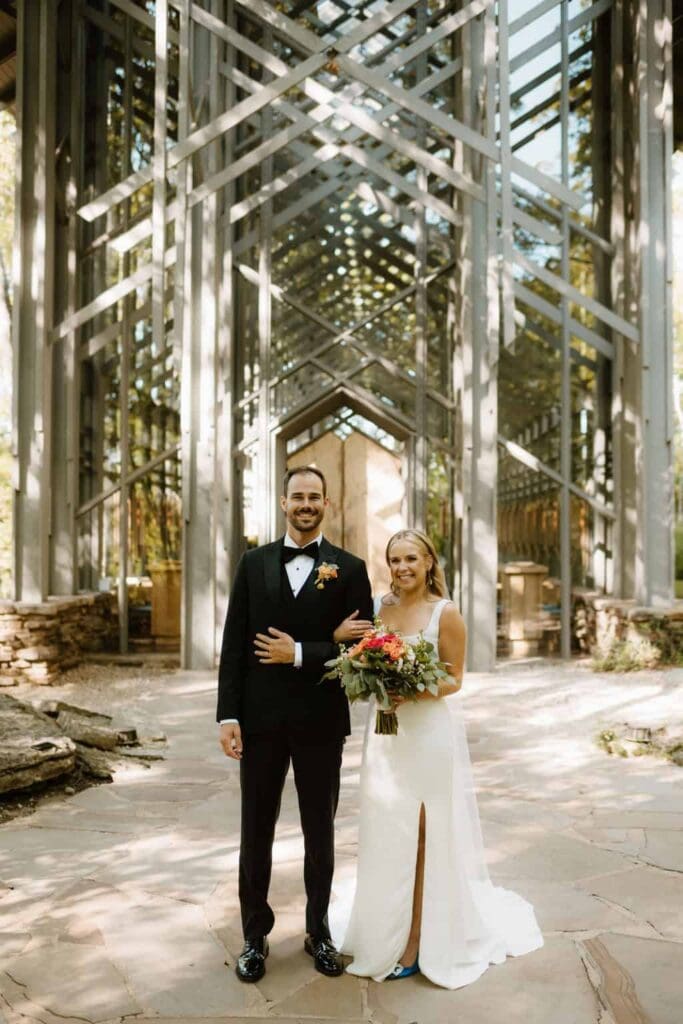 wedding couple portraits at thorncrown chapel arkansas