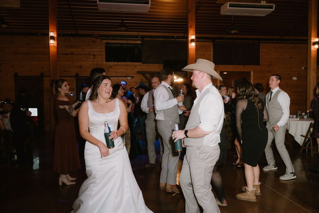 wedding reception dancing couple
