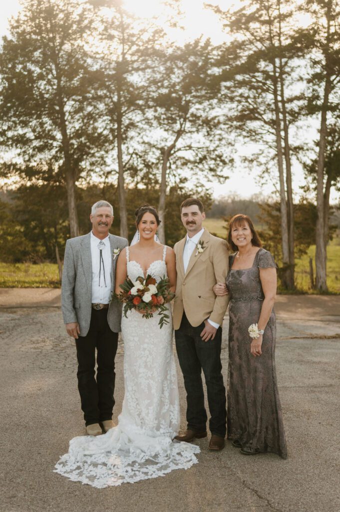 family portraits with parents and siblings 