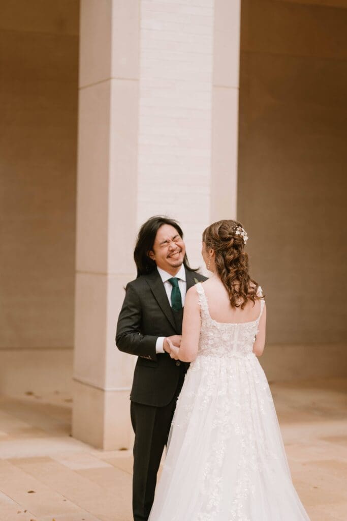 bride groom first look at arkansas museum of fine arts