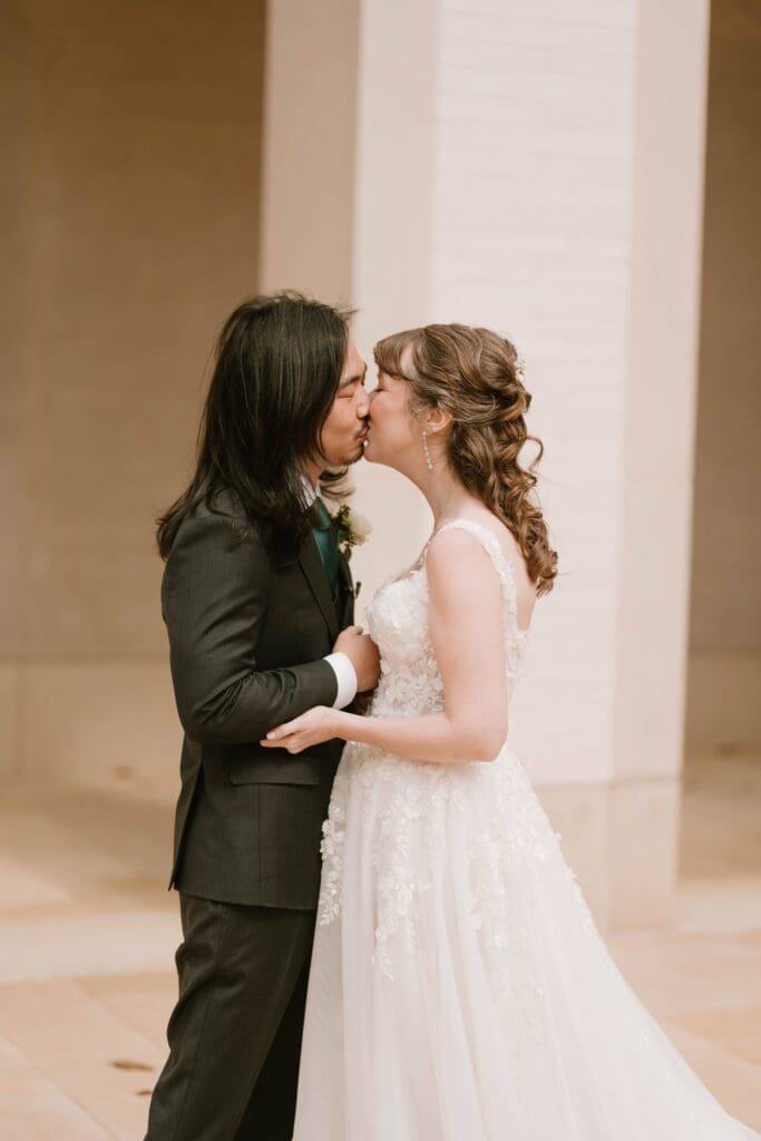 bride groom first look at arkansas museum of fine arts