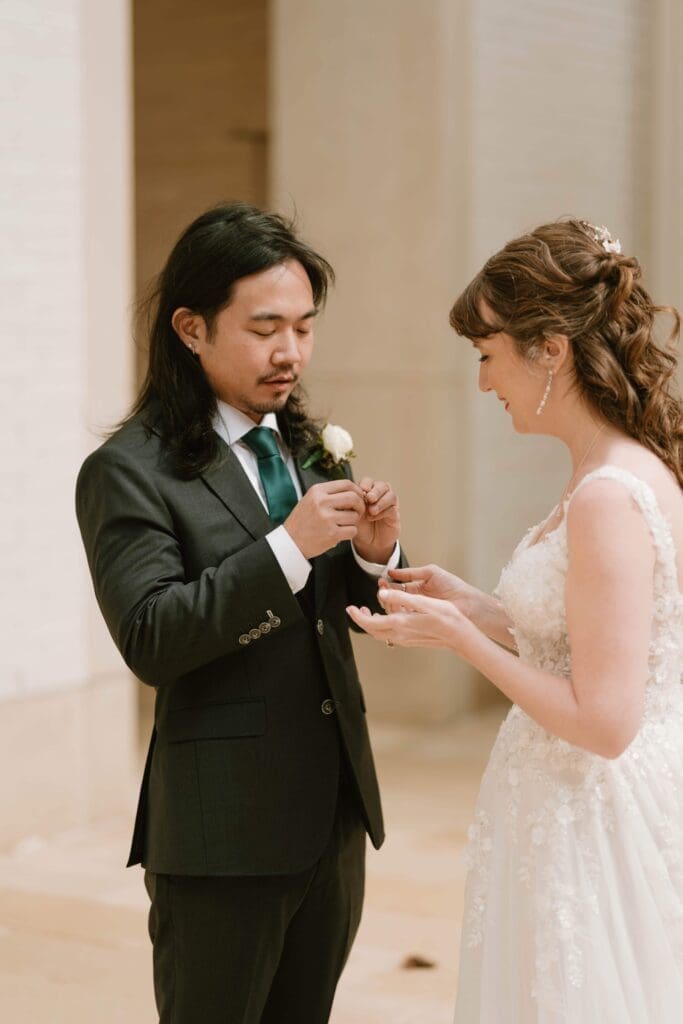 bride groom first look at arkansas museum of fine arts