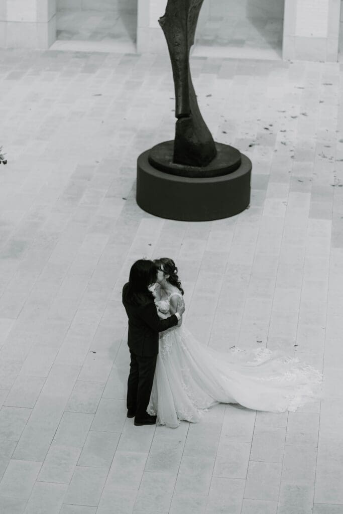 bride groom first look at arkansas museum of fine arts