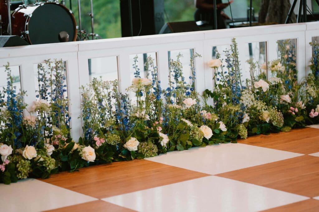 wedding reception details at arkansas museum of fine arts in little rock 