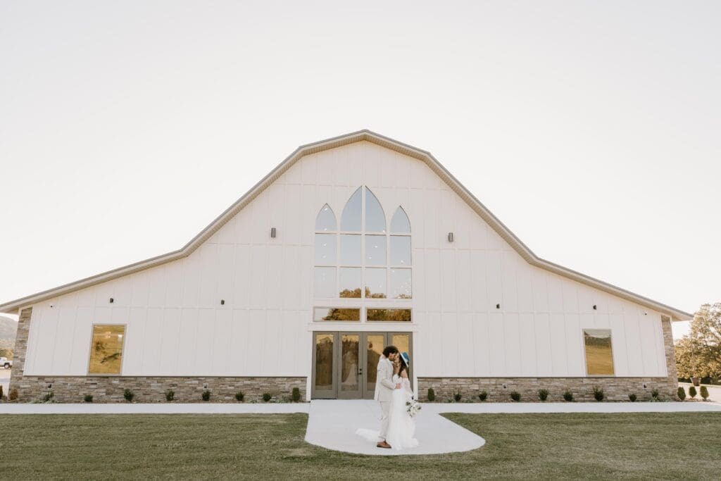 plentywoods venue in elkins arkansas wedding