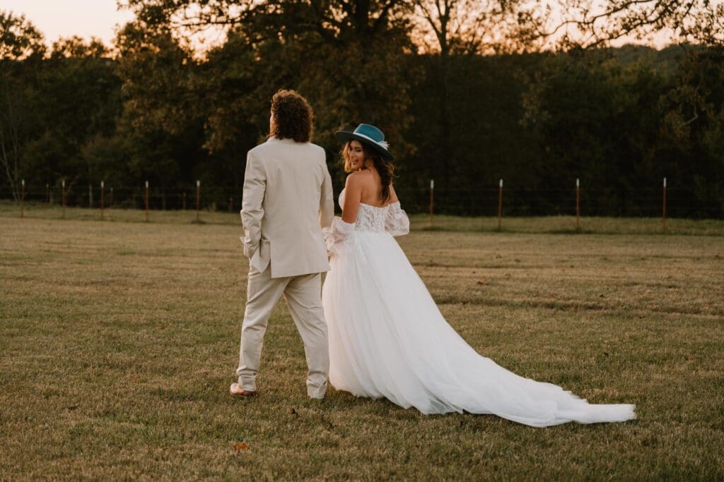 plentywoods venue in elkins arkansas wedding